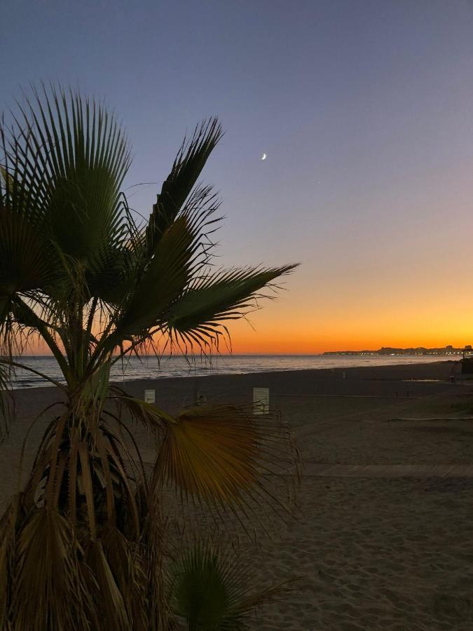 Nice Apartment Near The Beach Фуэнхирола Экстерьер фото